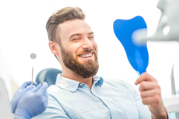 Restauração dentária invisível em Curitiba